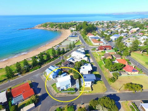 Port Elliot Beachcomber - Tourism Townsville 0