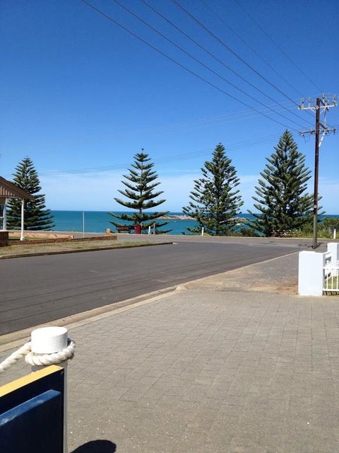 Port Elliot Beachcomber - Tourism Townsville 3
