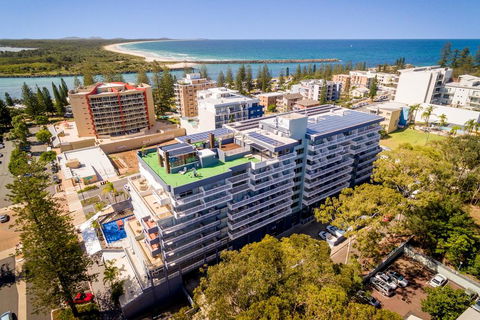Port Pacific Resort - Tourism Townsville 3