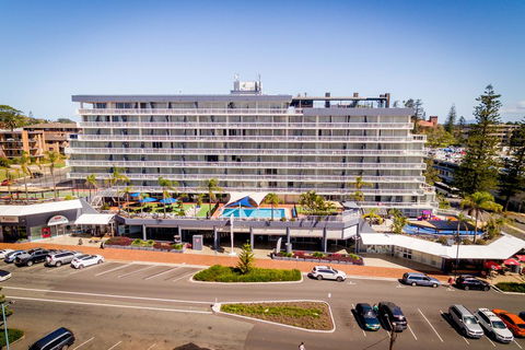 Port Pacific Resort - Tourism Townsville 2