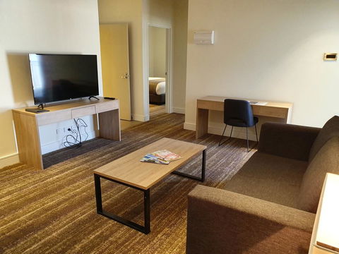 Porter's Plainland Hotel - Tourism Townsville 1