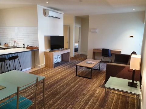 Porter's Plainland Hotel - Tourism Townsville 3