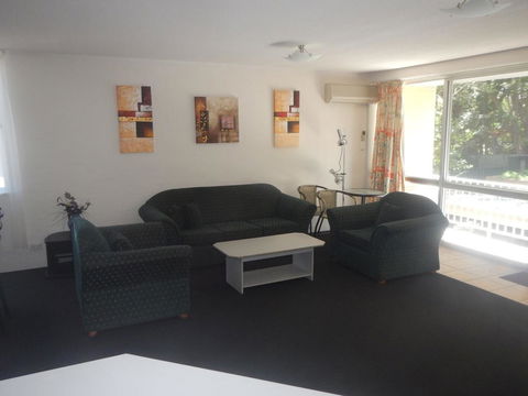 Portsea 16 14 Surf Street - Tourism Townsville 1