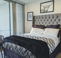 Presidential 3-bed 2-bath balcony with pool included - Tourism Townsville