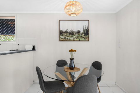 Prime Location Just 500m From Beach - Tourism Townsville 3