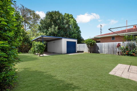 Prime Location Just 500m From Beach - Tourism Townsville 1