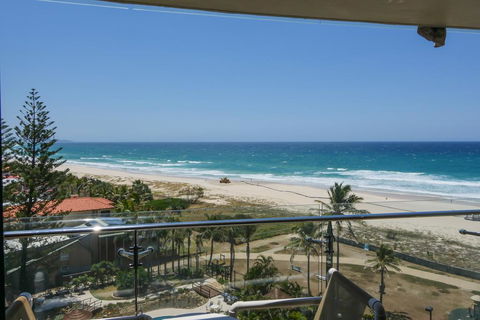 Princess Palm On The Beach - Tourism Townsville 0