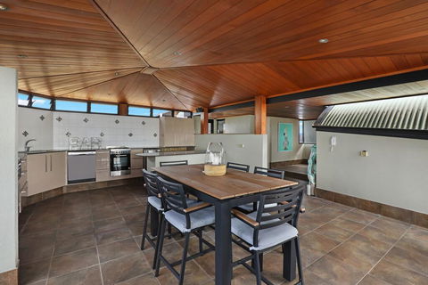 PRTFINO-THE ULTIMATE PENTHOUSE - Tourism Townsville 2