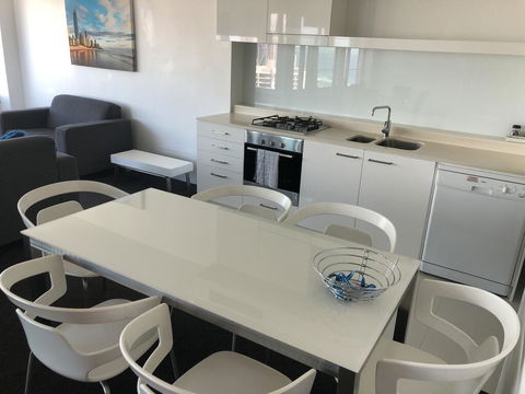 Q1 1 Bedroom Apartment On 30th Floor - Tourism Townsville 0