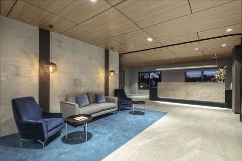 Quality Hotel Lakeside - Tourism Townsville 1