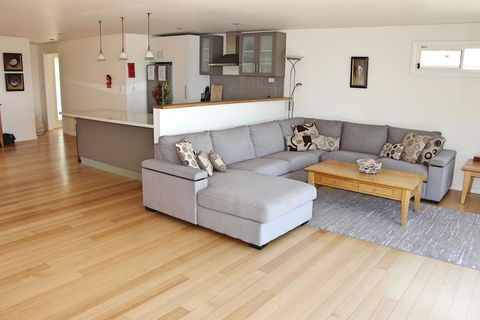 Quarterdeck Apartment - Tourism Townsville 1