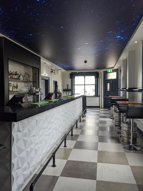 Queen Victoria Hostel - Tourism Townsville 1