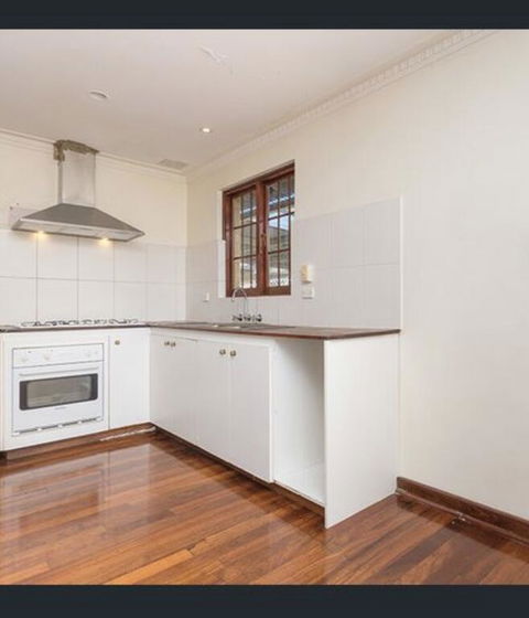 Queens Park Home - Tourism Townsville 3