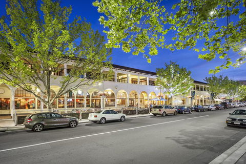 Quest Canberra - Tourism Townsville 0