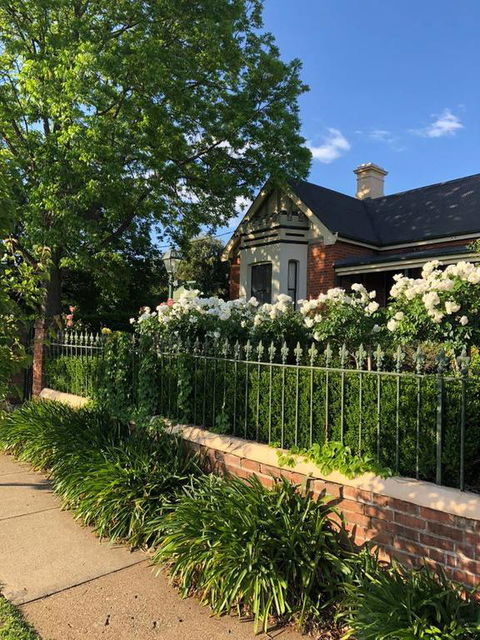 QUILTY HOUSE (Formerly Beethovens) - Tourism Townsville 3
