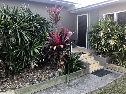 QUIRKY QUEENSLANDER 6 BEDROOM HOME - Tourism Townsville 1