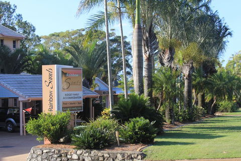 Rainbow Sands Resort - Tourism Townsville 0