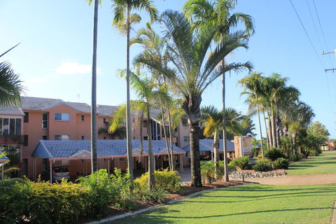 Rainbow Sands Resort - Tourism Townsville 1