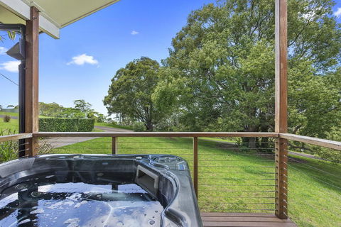 Ravensbourne Escape- Rose Alyce - Tourism Townsville 1