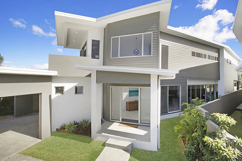 Ray Of Sunshine - Tourism Townsville 1