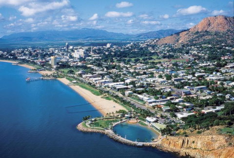 Reef Lodge Backpackers - Tourism Townsville 0