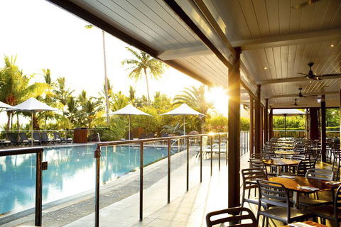 Reef View Hotel - Tourism Townsville 3