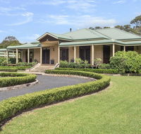 Reign Manor - large group accommodation - Tourism Townsville