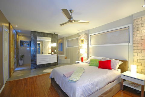 Reiki Spectacular House - Tourism Townsville 1