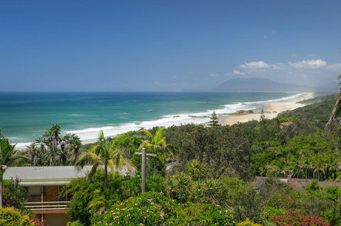 Relax At Lighthouse 4 Lighthouse Road - Tourism Townsville 1