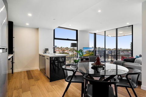 Resort-style Apartment With Balcony, Pool And Gym - Tourism Townsville 0