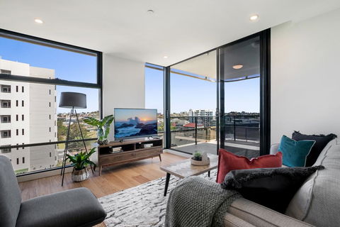 Resort-style Apartment With Balcony, Pool And Gym - Tourism Townsville 1