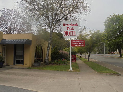 Riverbank Park MOTEL - Tourism Townsville 0