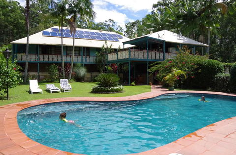 Riviera Bed & Breakfast - Tourism Townsville 0