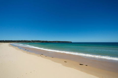 Rolling Waves 1 - Tourism Townsville 1