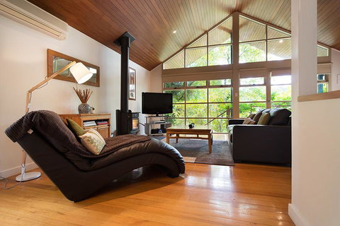 Romantic Treehouse Getaway - Tourism Townsville 0