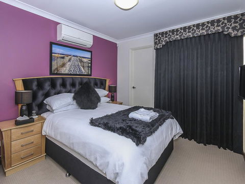 Rose Hotel Clarkson - Tourism Townsville 3