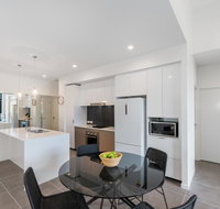 Round About Bulimba - Executive 3BR Bulimba apartment near Oxford St shops and restaurants - Tourism Townsville