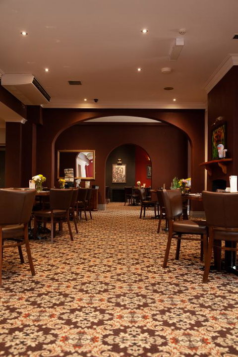 Royal Hotel Singleton - Tourism Townsville 3