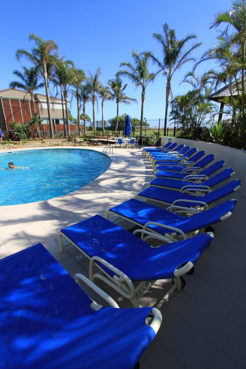 Royal Palm Resort On The Beach - Tourism Townsville 3