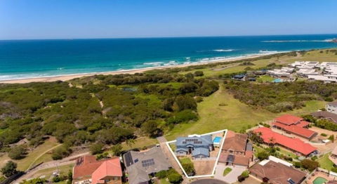 Saltwater Manor - Tourism Townsville 1