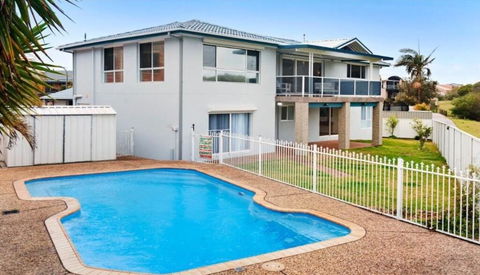 Saltwater Manor - Tourism Townsville 0