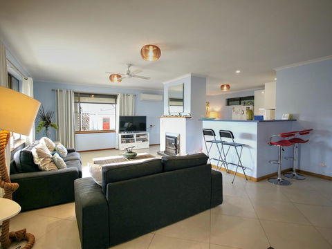 Salty Air Apartments Kingscote Kangaroo Island - Tourism Townsville 2