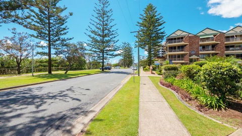 San Chelsea Beachside Apartments - Tourism Townsville 1