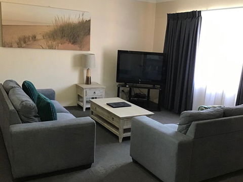 Sandcastles Holiday Apartments - Tourism Townsville 3