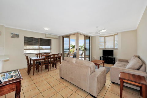 Santalina Beach Gem - Tourism Townsville 2