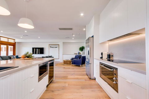 Sapphire Seas Beach House - Tourism Townsville 3