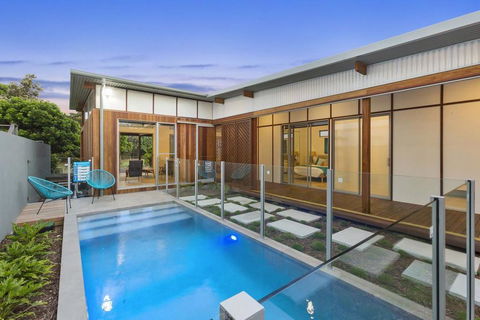 SEA GEM ON ECLIPSE - Tourism Townsville 0