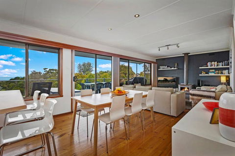 SEA URCHIN - Beautiful Skenes Creek Home - Tourism Townsville 0