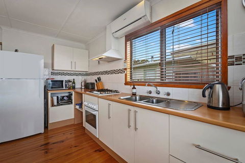 SEA URCHIN - Beautiful Skenes Creek Home - Tourism Townsville 3