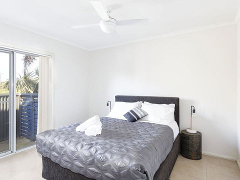 Seachange Apartment 2 - Tourism Townsville 1